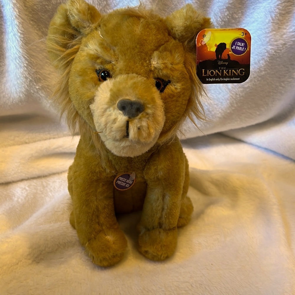Lion king stuffed animal Talks NWT